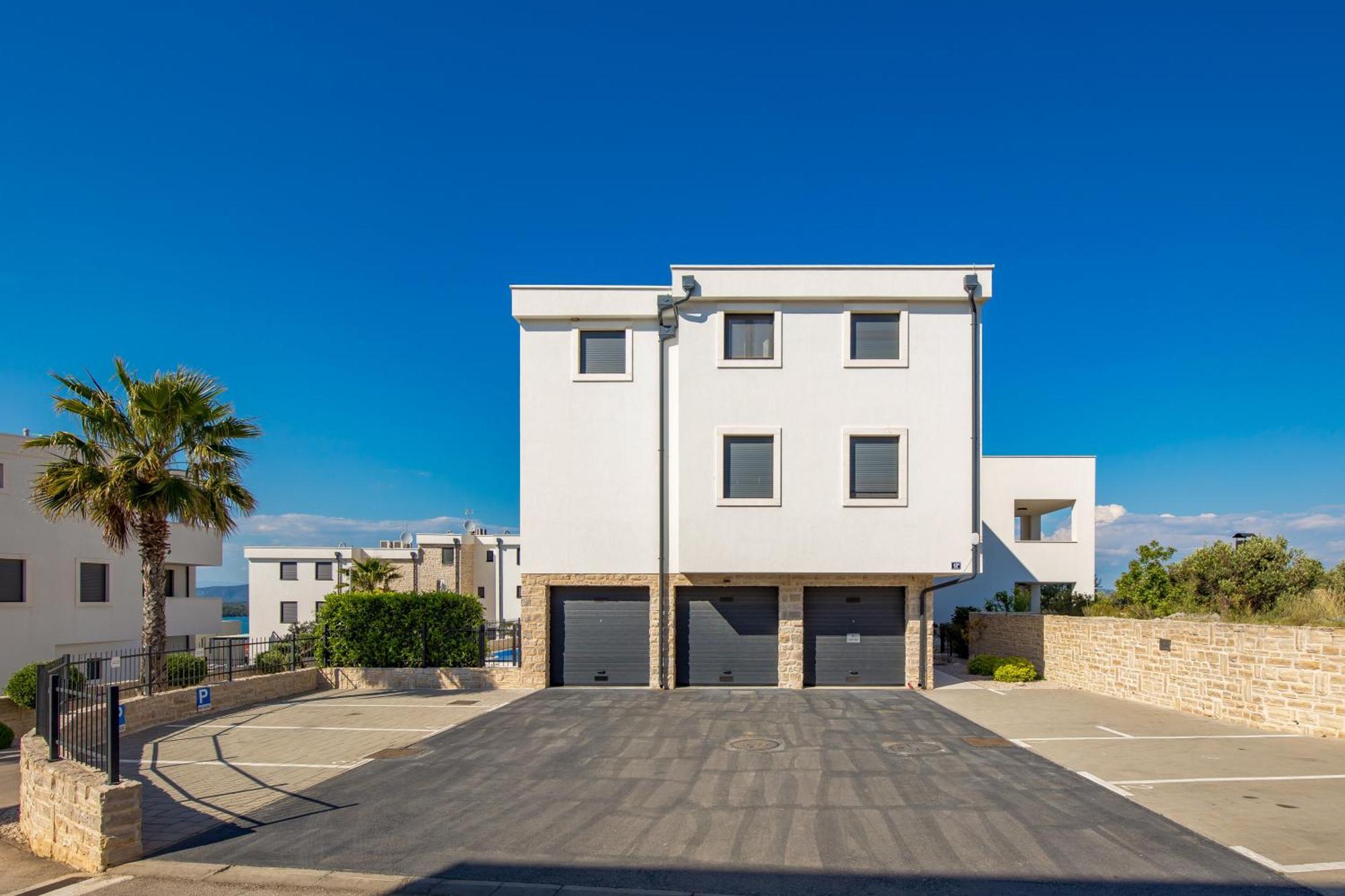 Luxury Apartment Hyperion With Private Pool And Garden Murter Exteriér fotografie