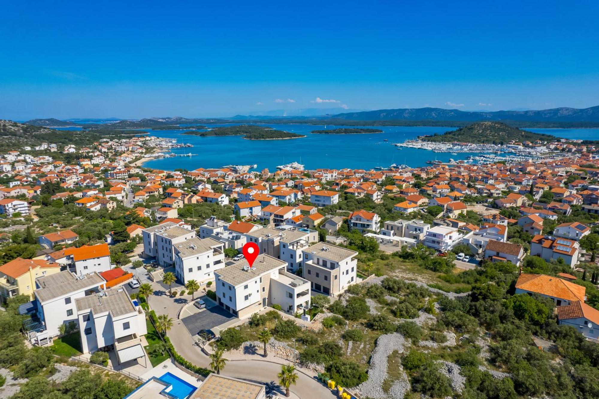 Luxury Apartment Hyperion With Private Pool And Garden Murter Exteriér fotografie