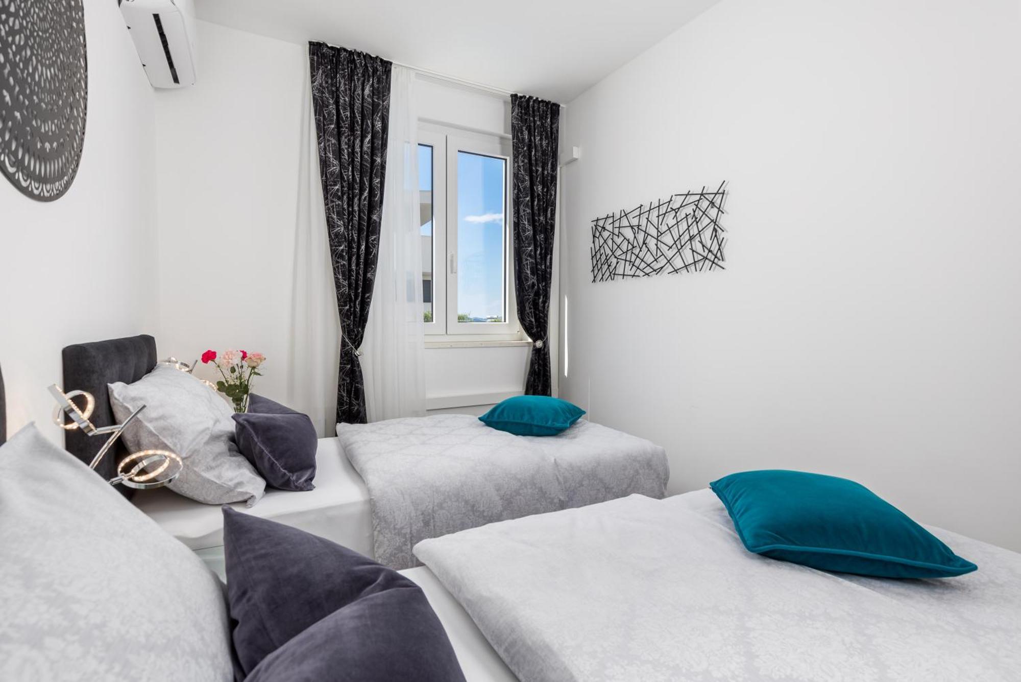 Luxury Apartment Hyperion With Private Pool And Garden Murter Exteriér fotografie