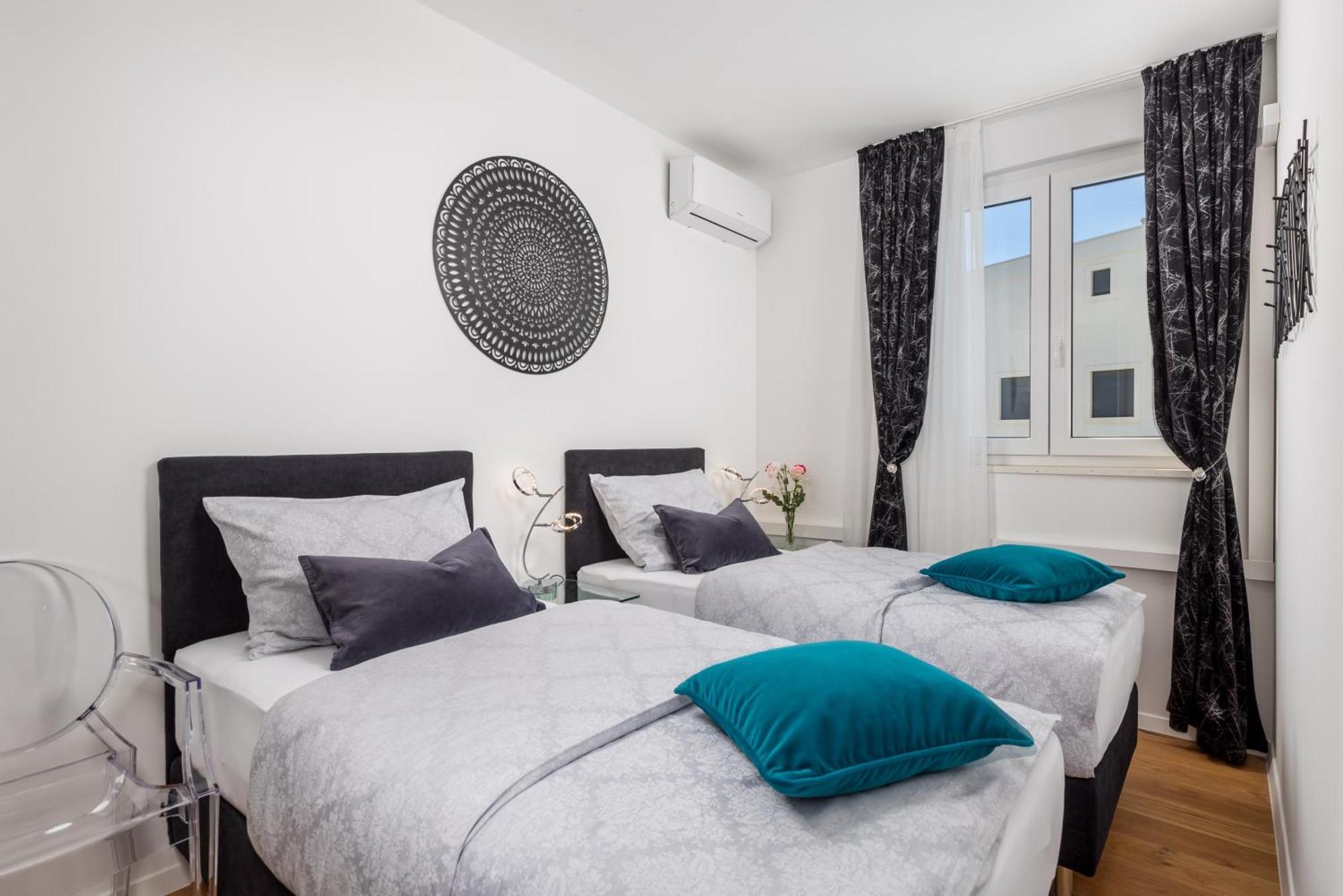 Luxury Apartment Hyperion With Private Pool And Garden Murter Exteriér fotografie