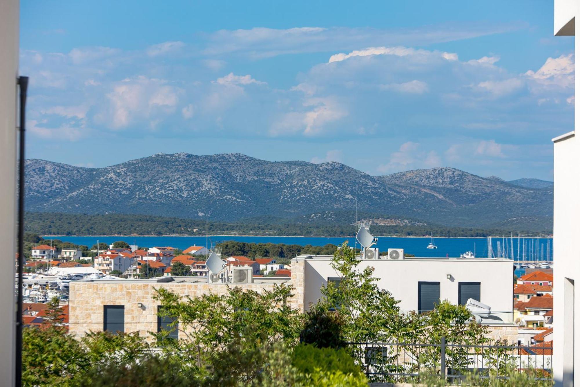 Luxury Apartment Hyperion With Private Pool And Garden Murter Exteriér fotografie