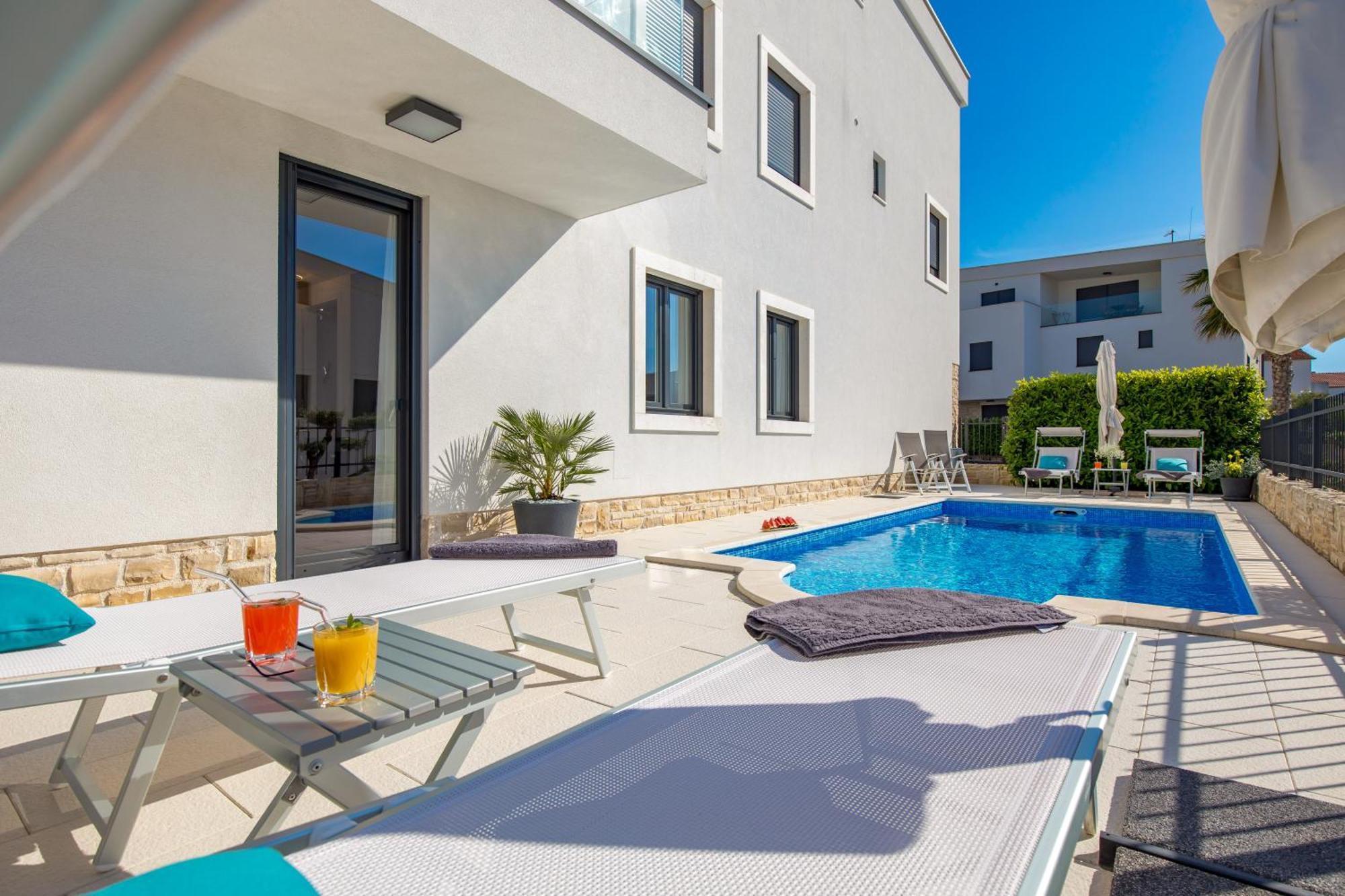 Luxury Apartment Hyperion With Private Pool And Garden Murter Exteriér fotografie