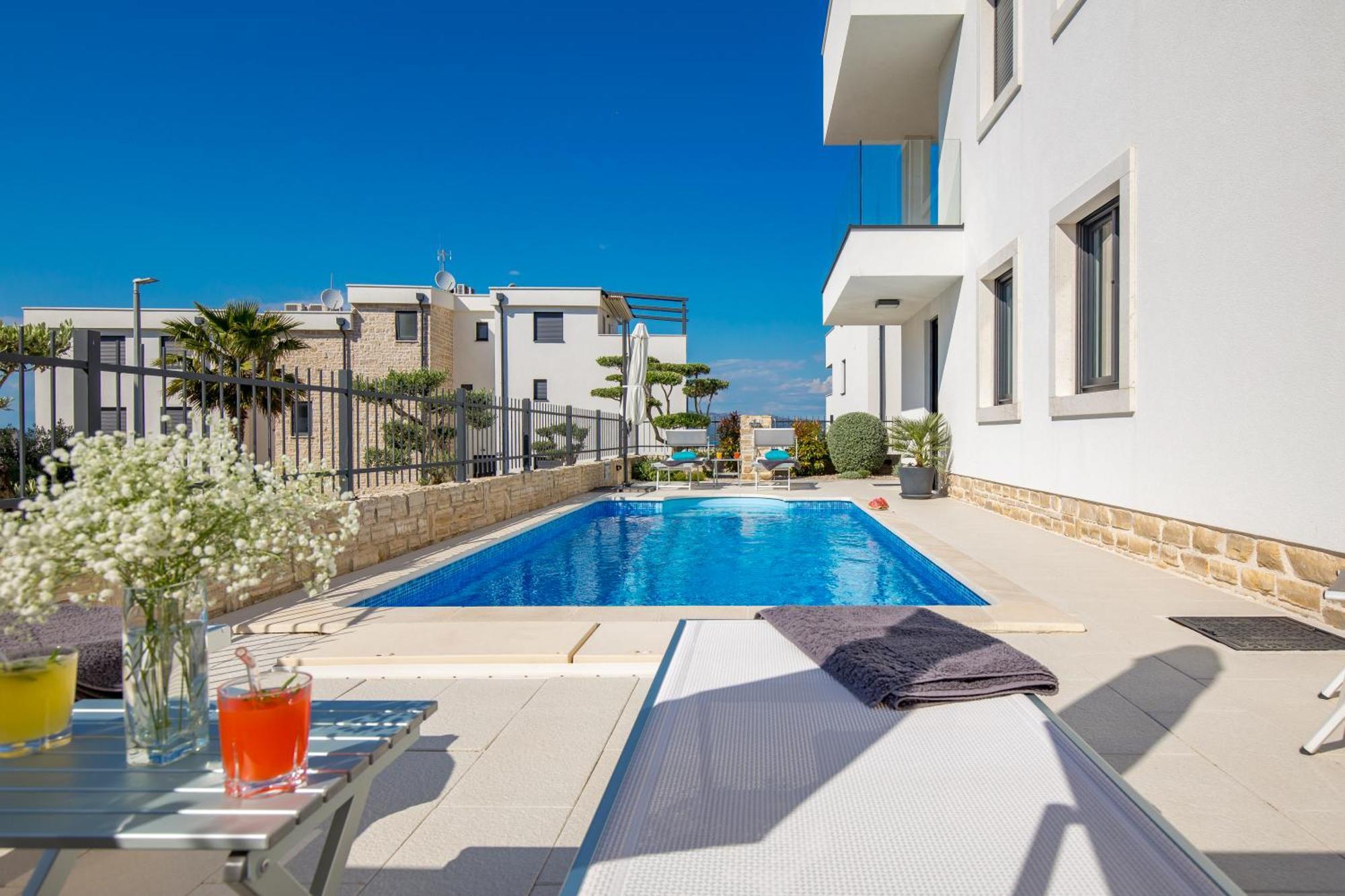 Luxury Apartment Hyperion With Private Pool And Garden Murter Exteriér fotografie