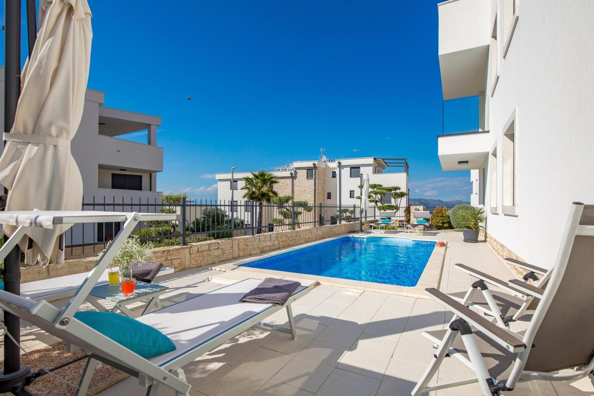 Luxury Apartment Hyperion With Private Pool And Garden Murter Exteriér fotografie