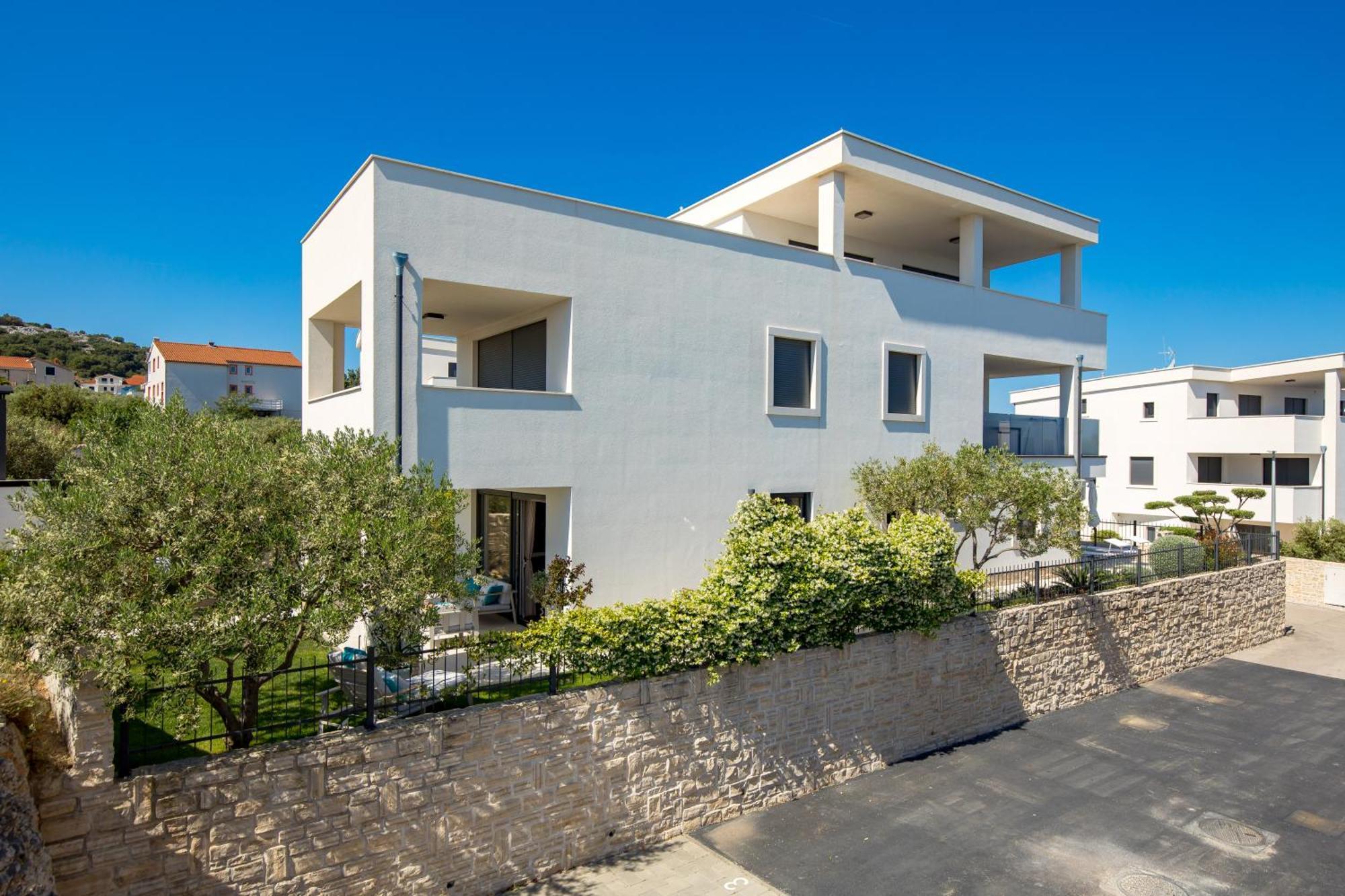 Luxury Apartment Hyperion With Private Pool And Garden Murter Exteriér fotografie