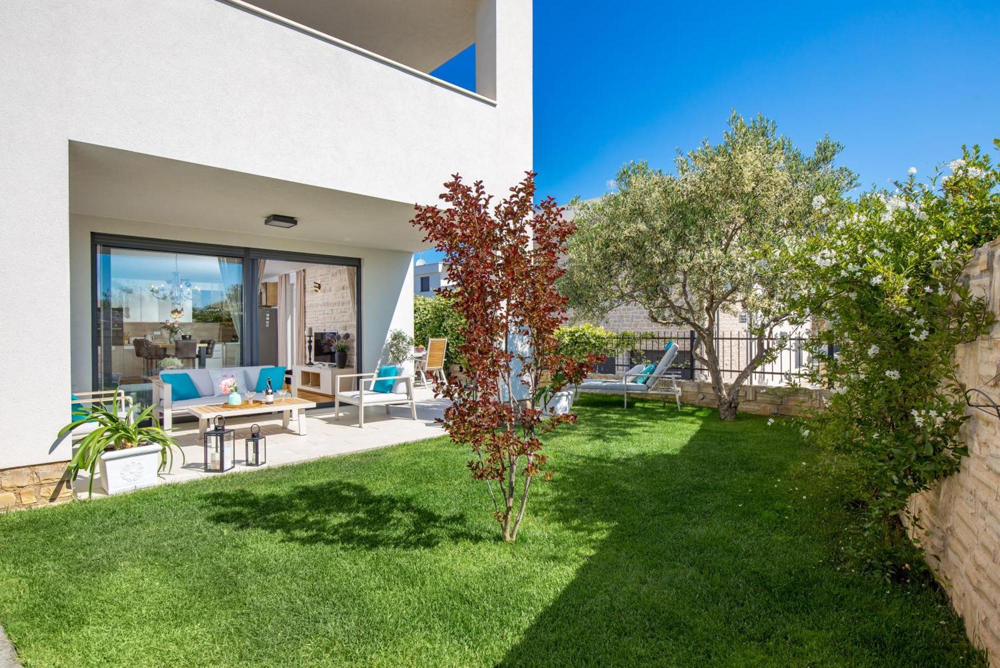 Luxury Apartment Hyperion With Private Pool And Garden Murter Exteriér fotografie