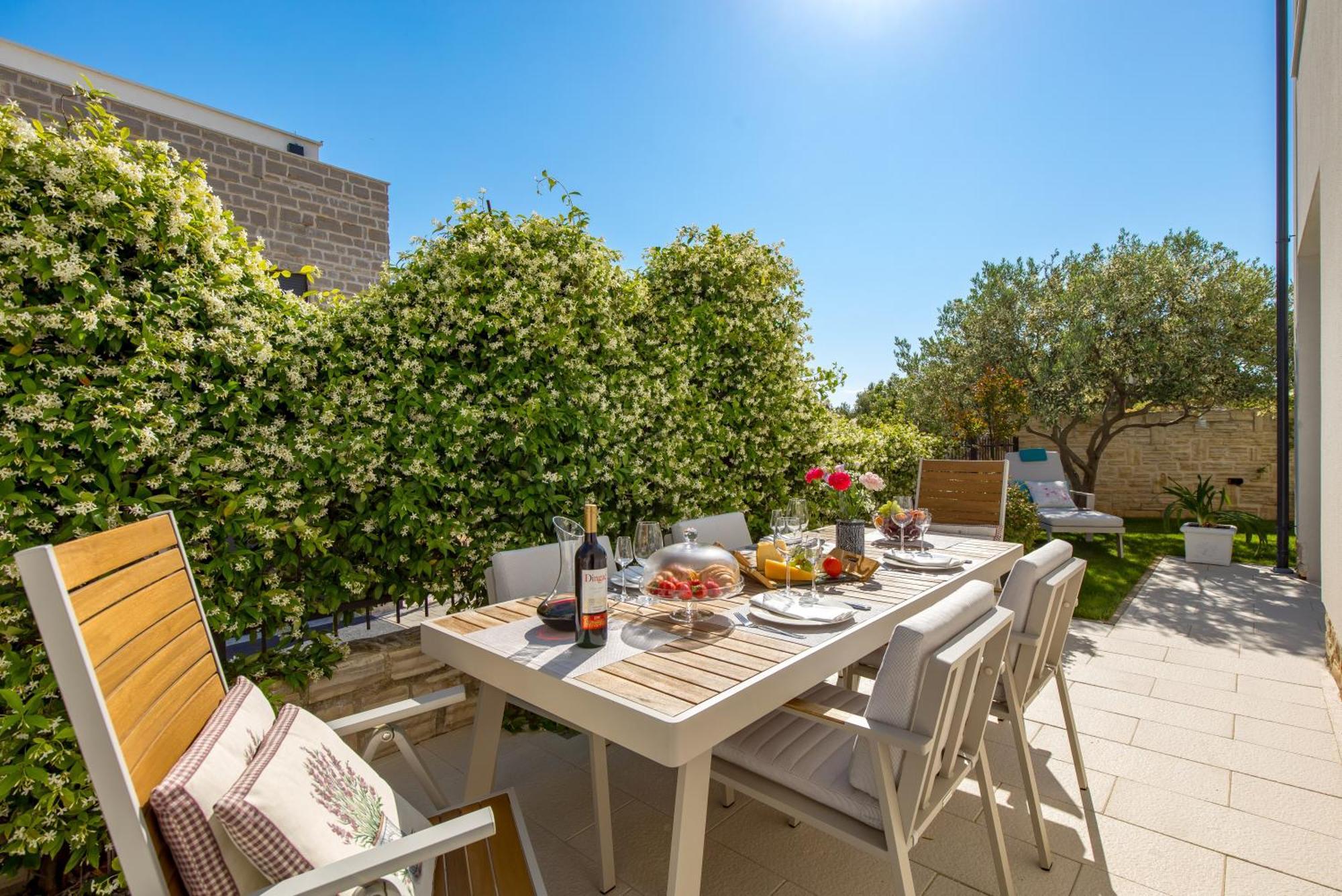Luxury Apartment Hyperion With Private Pool And Garden Murter Exteriér fotografie