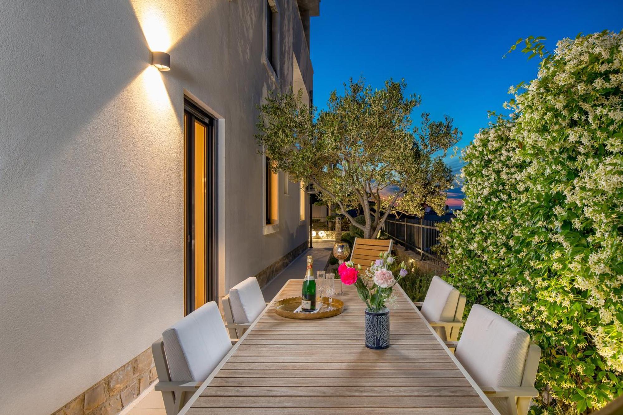 Luxury Apartment Hyperion With Private Pool And Garden Murter Exteriér fotografie